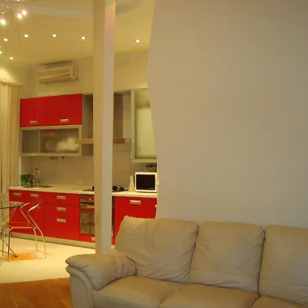 Канатная 75 Apartment *